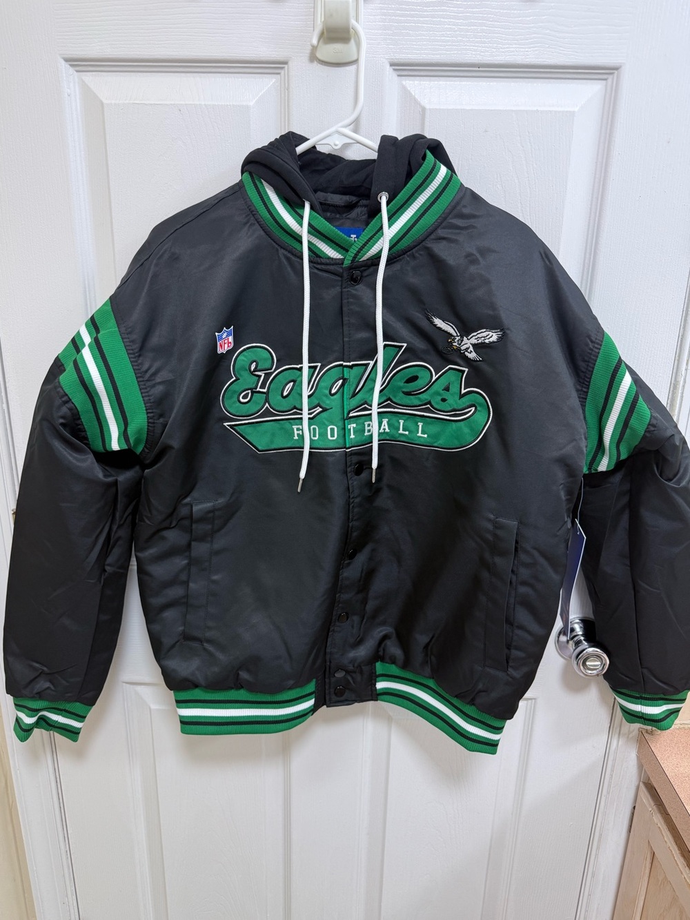NWT NFL Philadelphia Eagles Black and Green Men's Hooded Jacket, Size Medium
